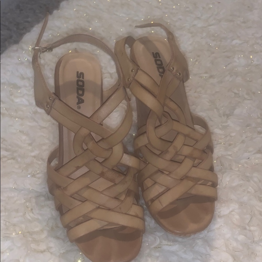 HONEY BROWN WEDGE HEELS ✨